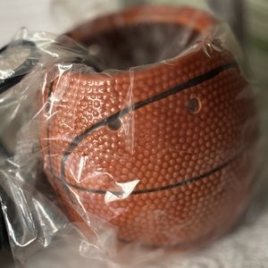 NEW in packaging Full size scentsy basketball wax warmer